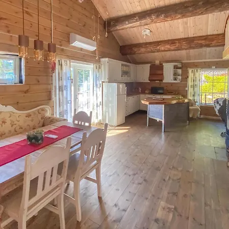 In With Kitchen * Aust-Torpa